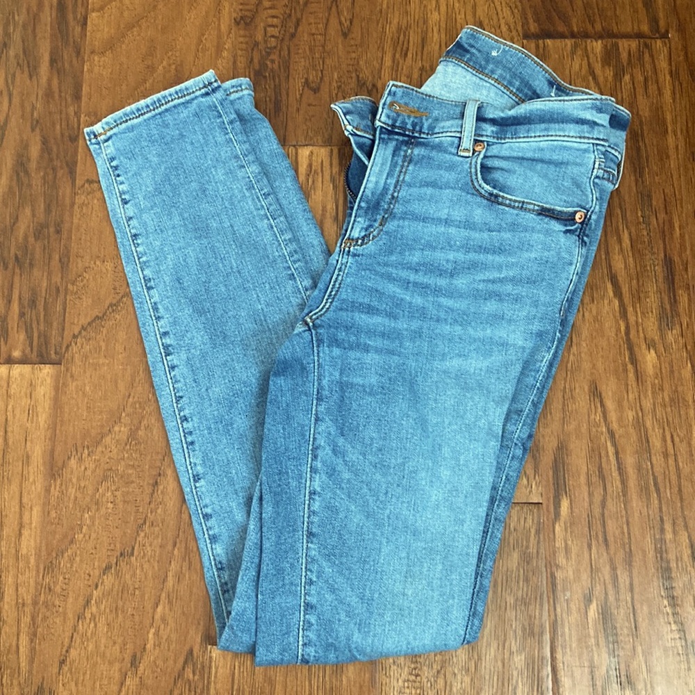 Light wash Lonny jeans. Loft jeans